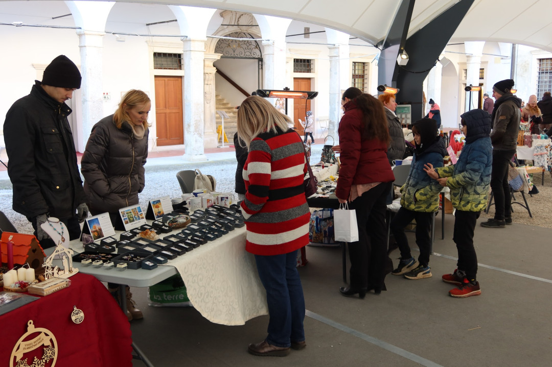 Praznični rokodelski sejem 2024