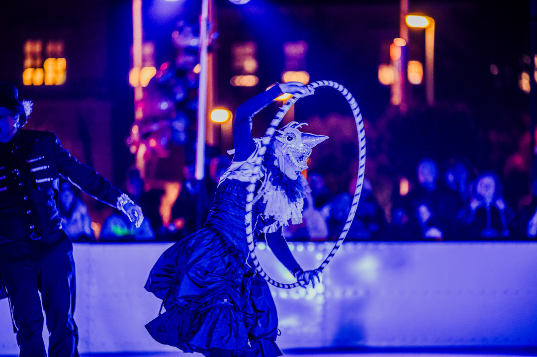 Predstava na drsališču dec24 -20