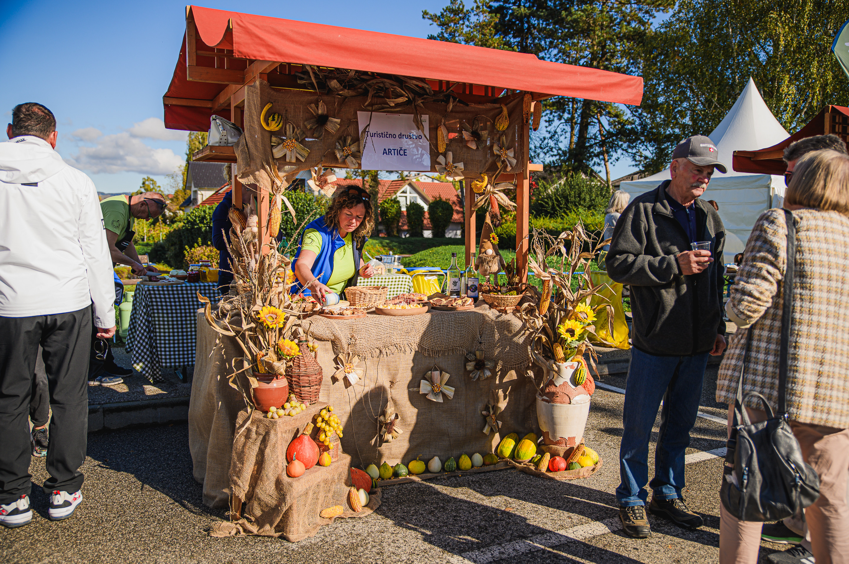 Predstavitev turističnih društev in kuhanje Županovega golaža