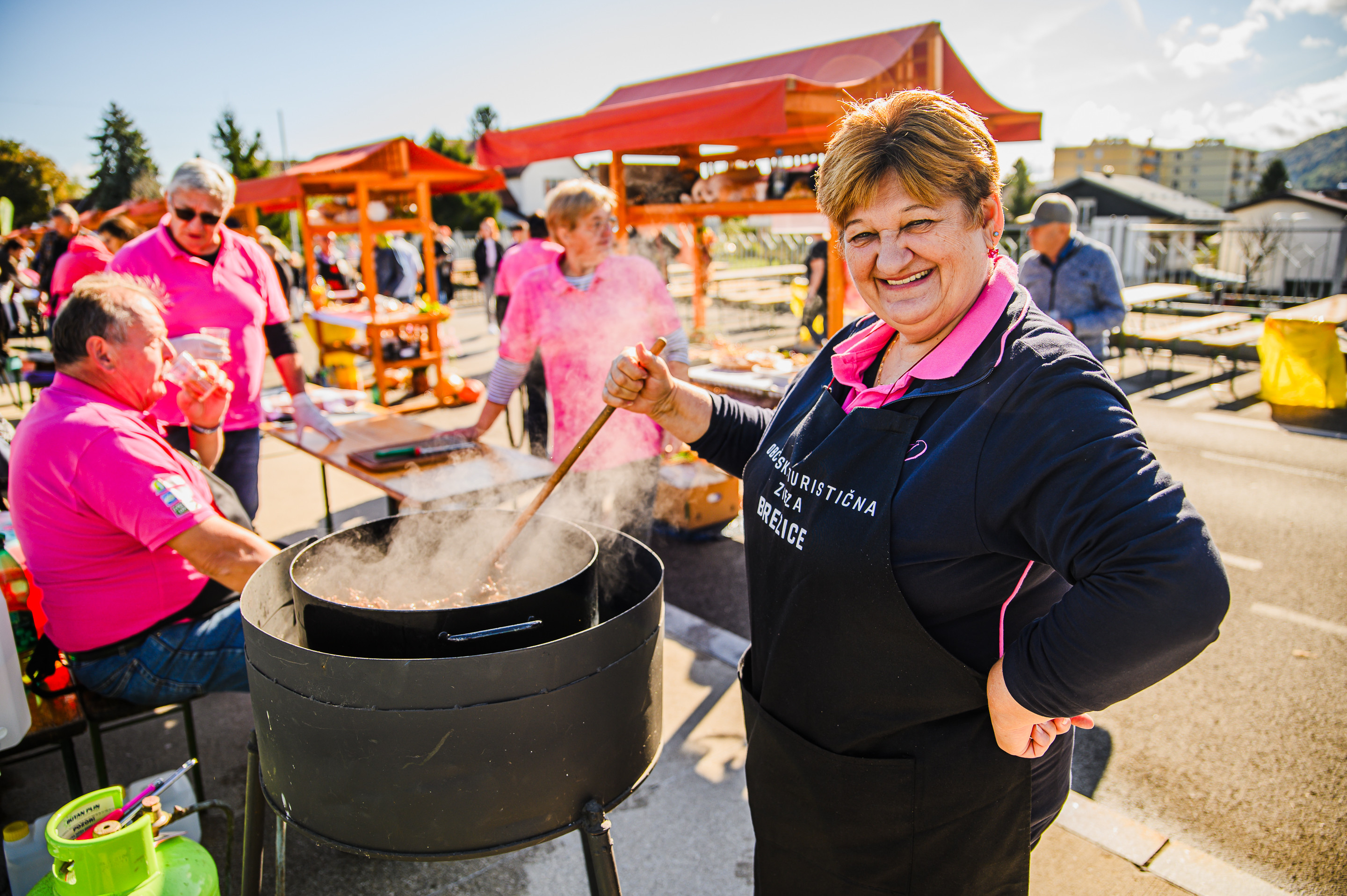 Predstavitev turističnih društev in kuhanje Županovega golaža