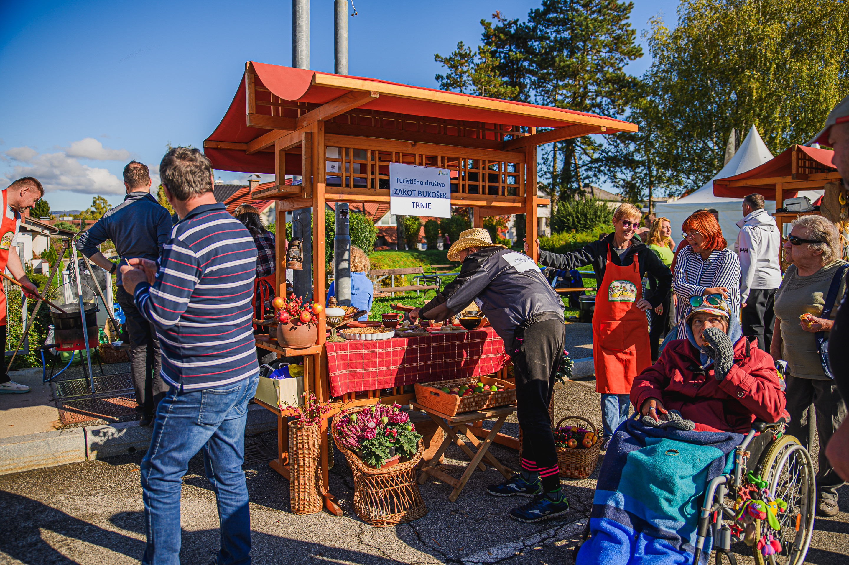 Predstavitev turističnih društev in kuhanje Županovega golaža