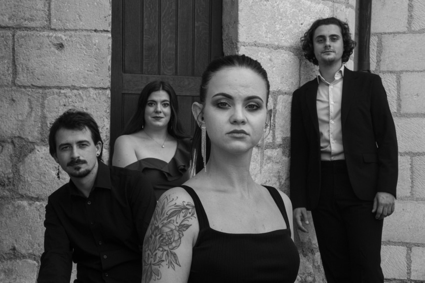 Preko Alp, po Seni in po Renu