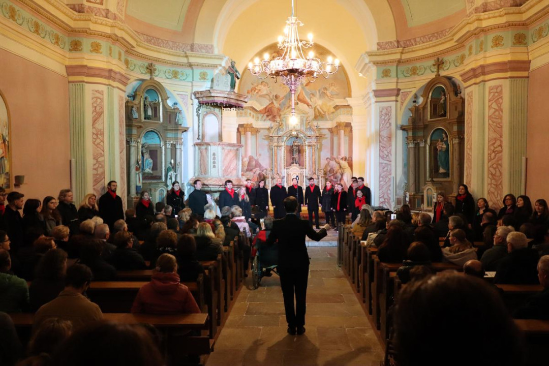 Prepevajmo pomladi z MoPZ Kapele