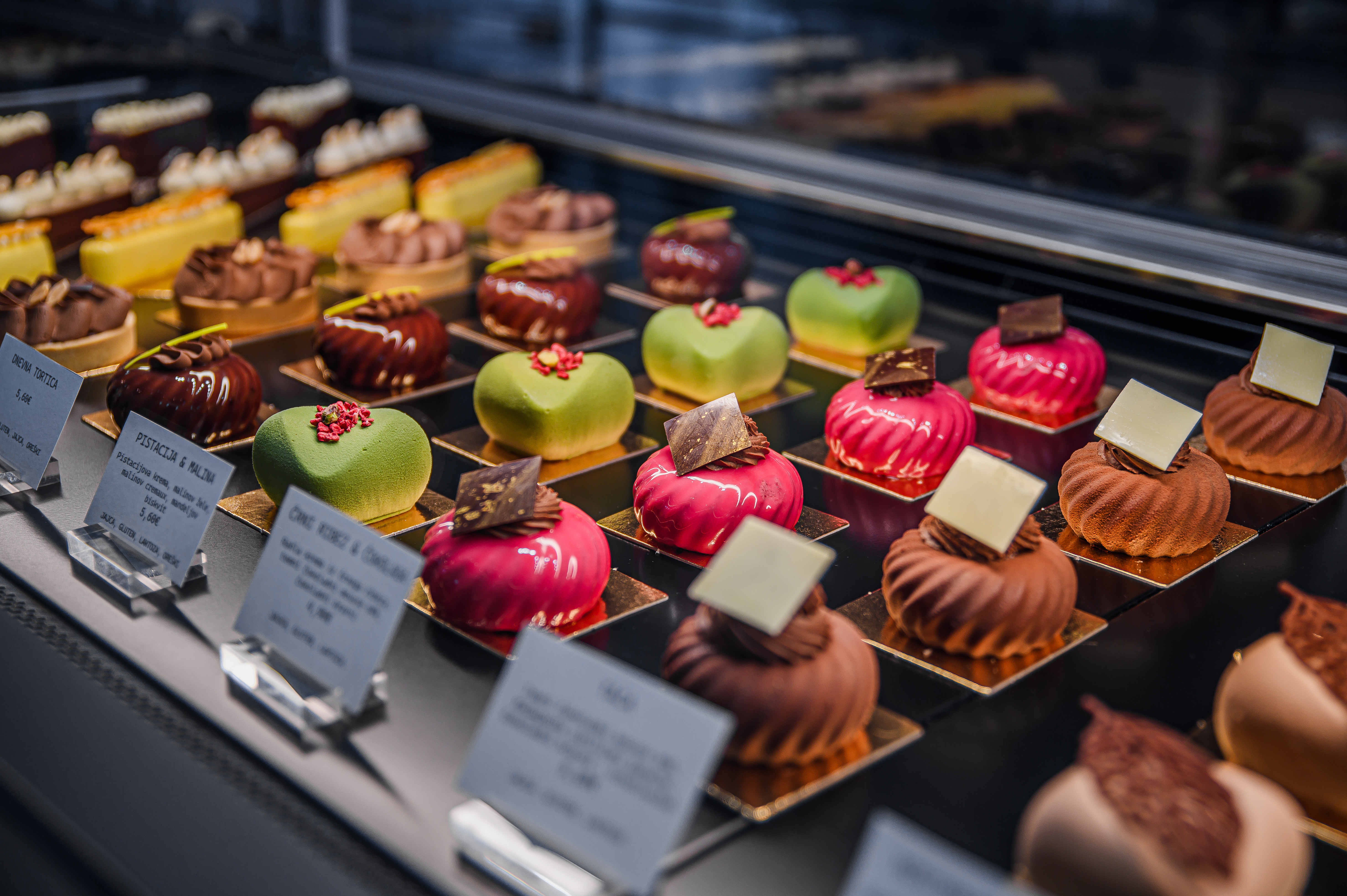 TACA Slaščičarna & Bar