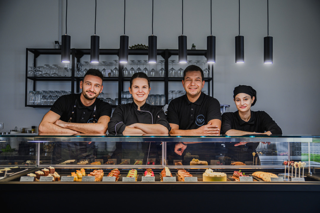 TACA Slaščičarna & Bar