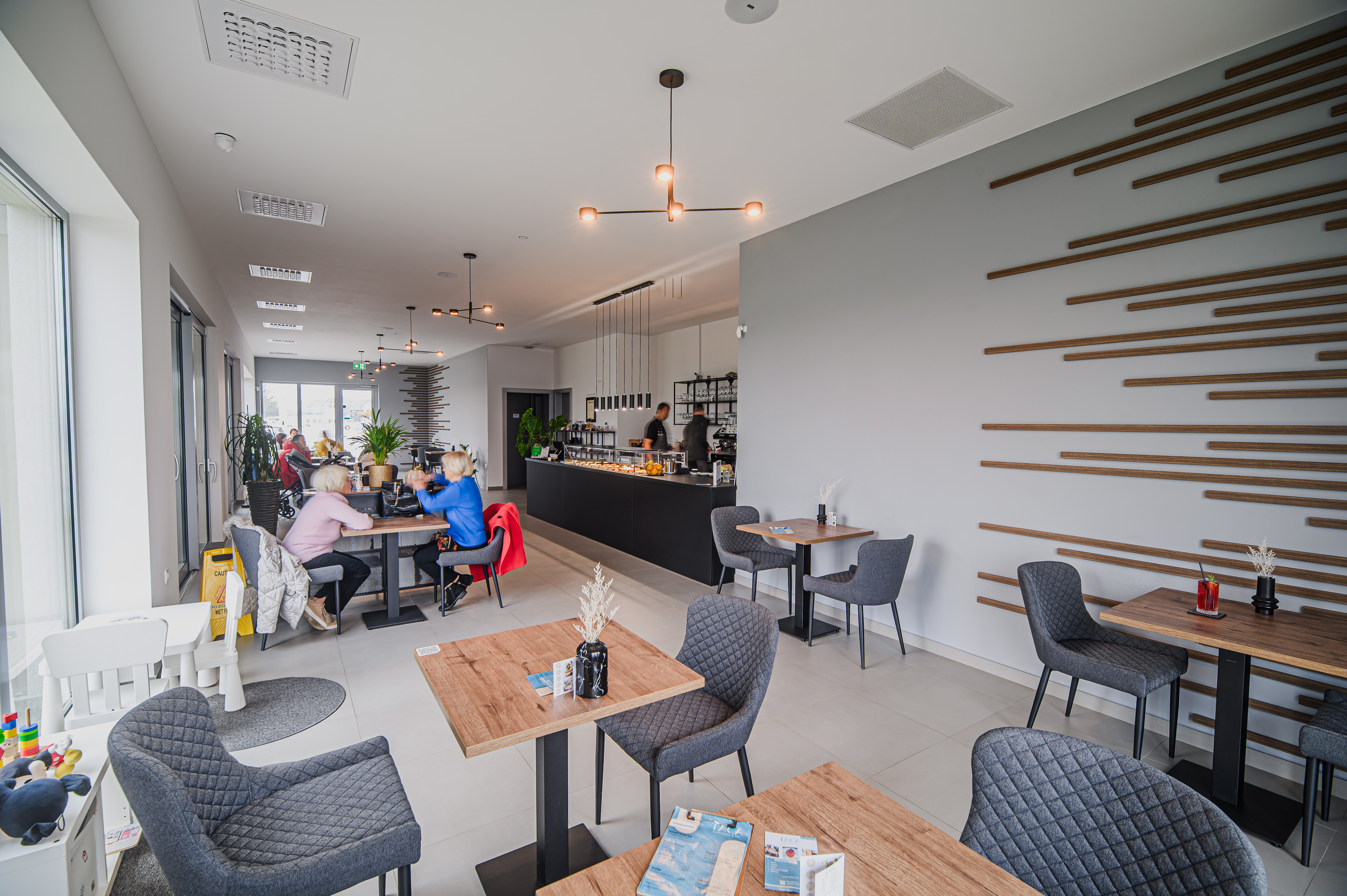 TACA Slaščičarna & Bar