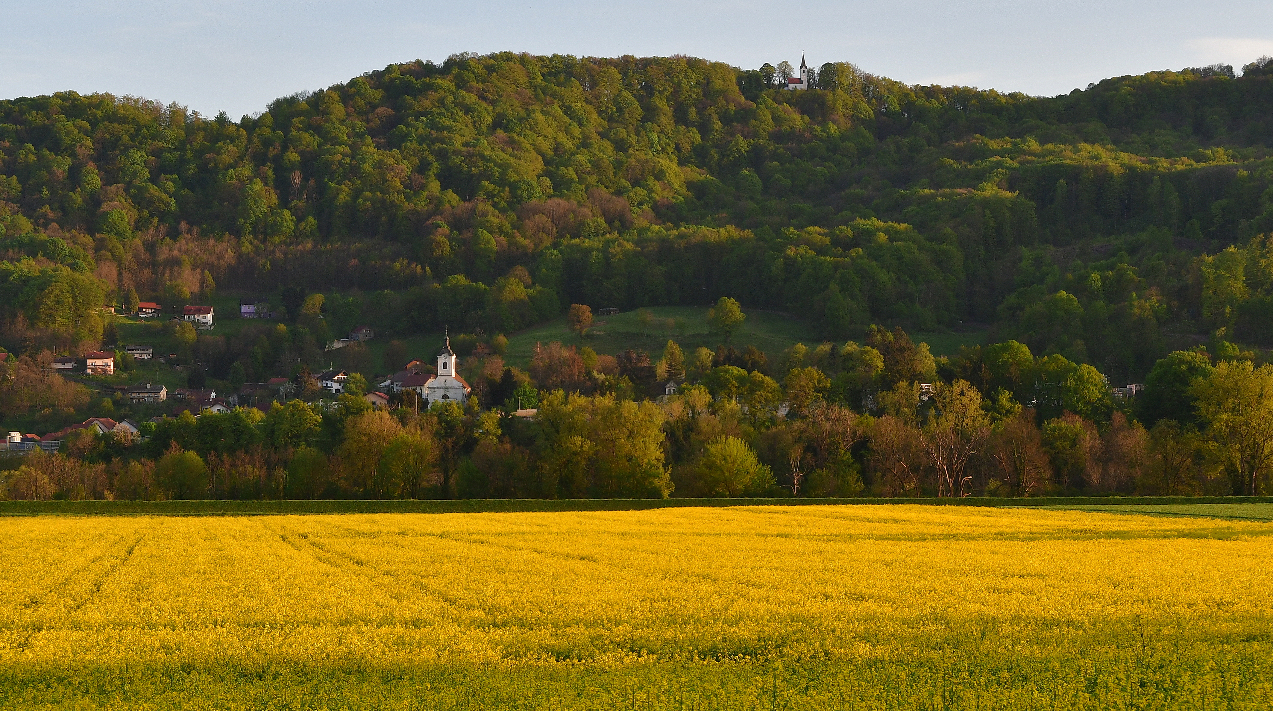 Tam, kjer vzhaja sonce nad Slovenijo