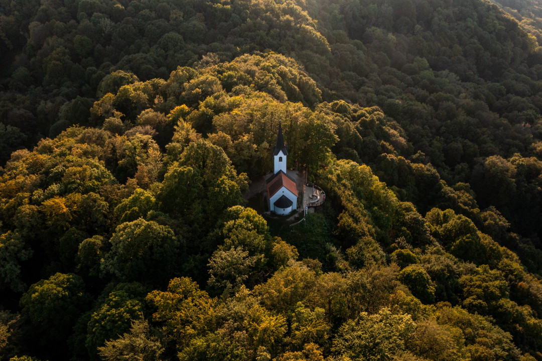 Tam, kjer vzhaja sonce nad Slovenijo