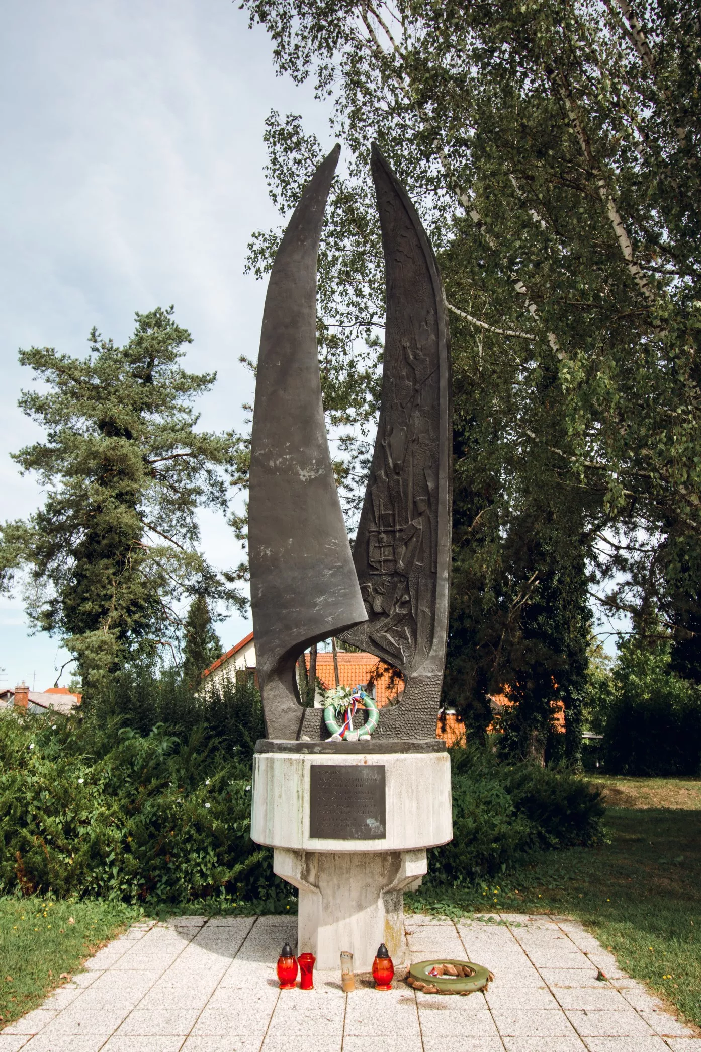 The memorial Revolt and revolution