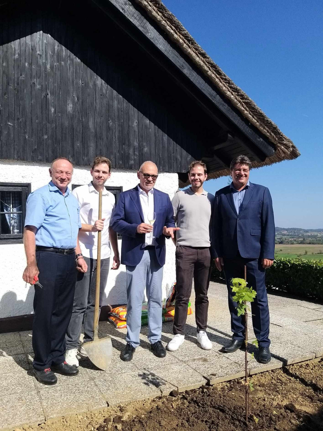 Tretja generacija družine Istenič prevzema družinski posel