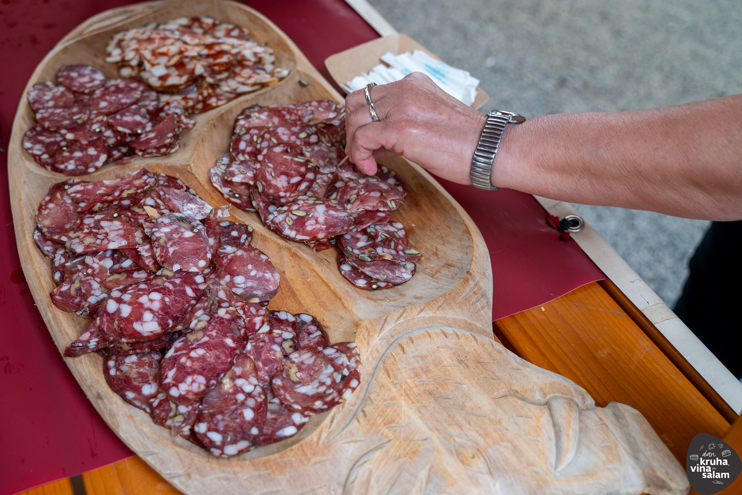 Uspešen Dan kruha, vina in salam v Brežicah