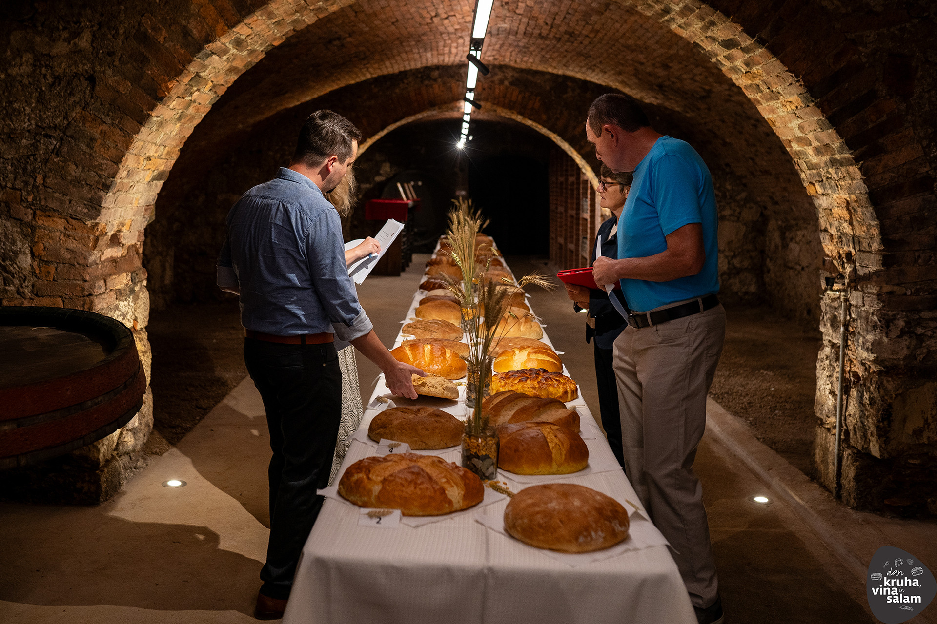 Uspešen Dan kruha, vina in salam v Brežicah