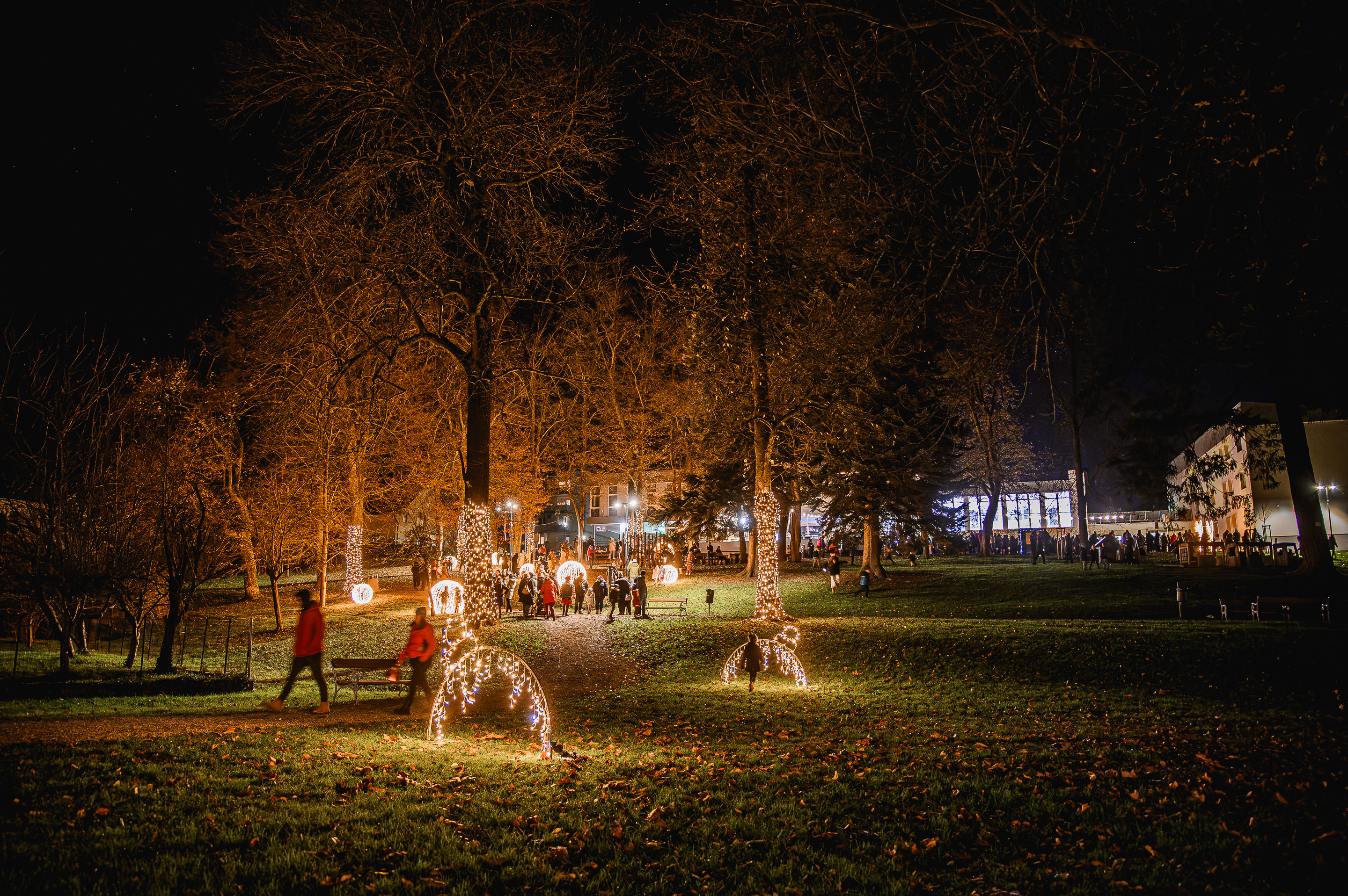 V Brežicah praznične luči prižgali z rekordnim obiskom najmlajših