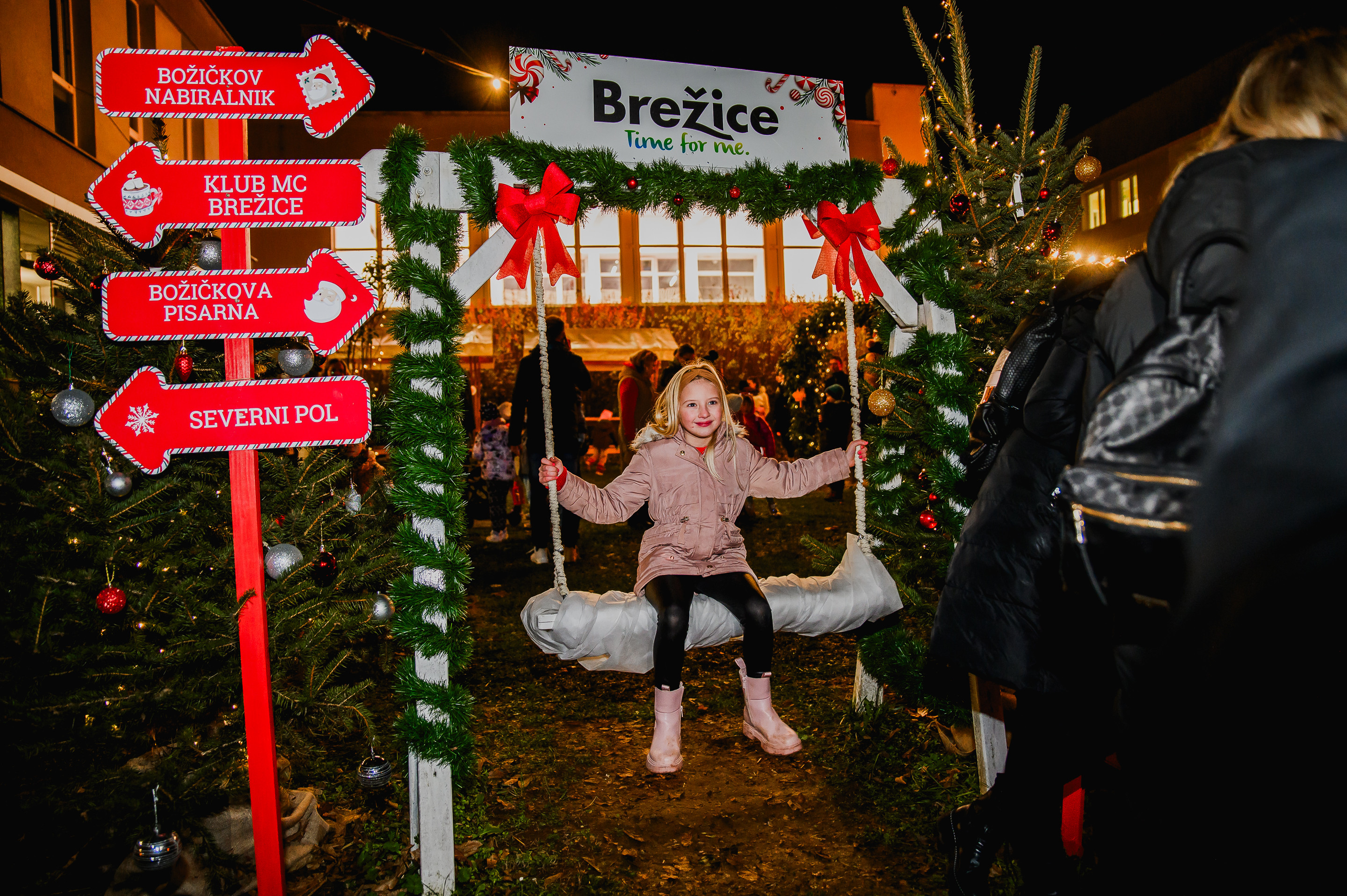 V Brežicah praznične luči prižgali z rekordnim obiskom najmlajših
