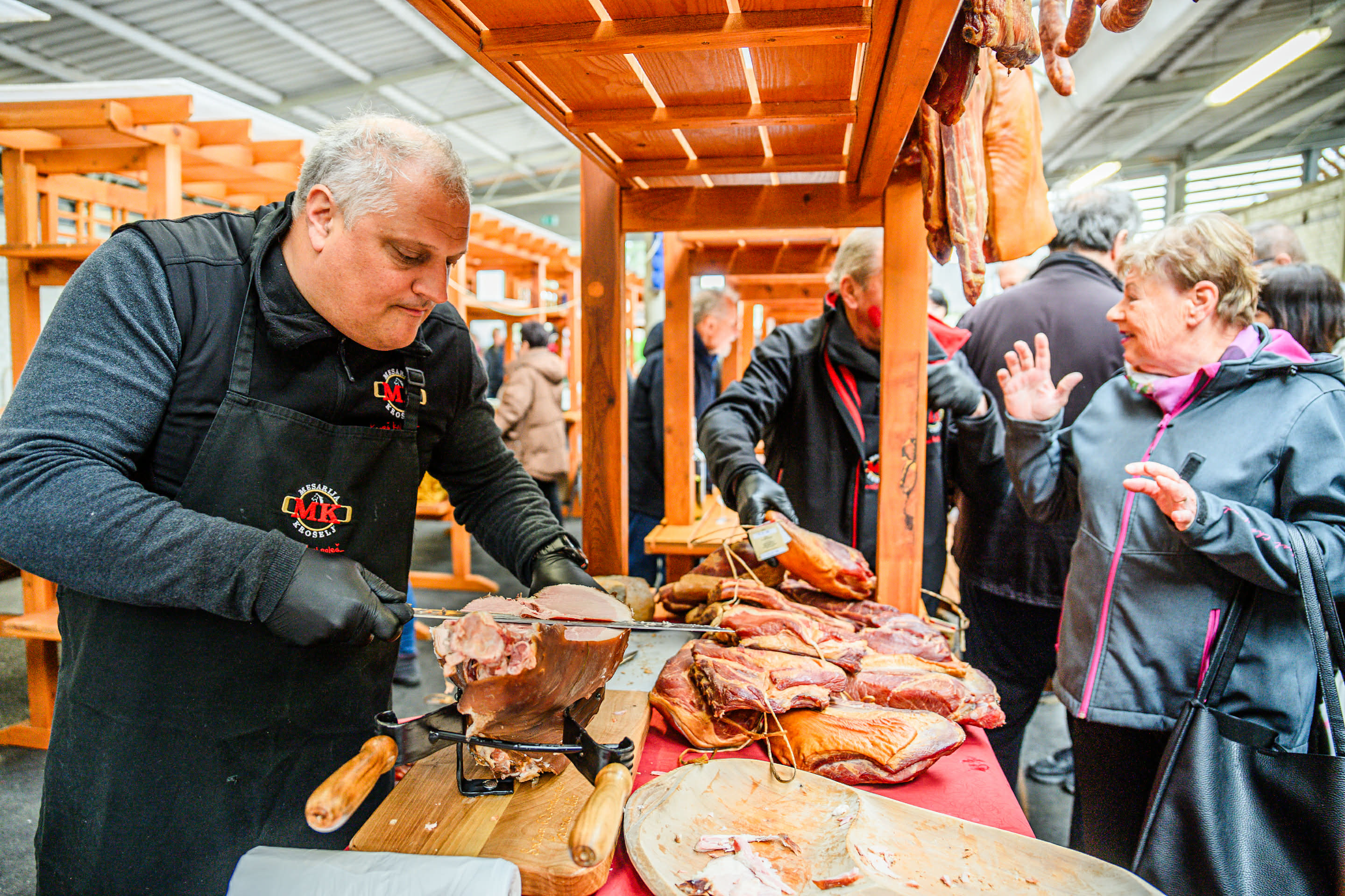 Velikonočna tržnica v Brežicah znova združila lokalne ponudnike