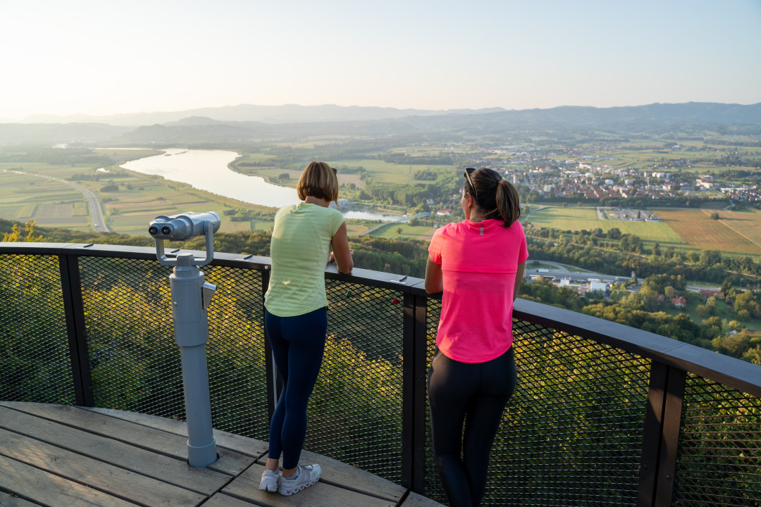 Velikonočni pohod na Sveti Vid s turističnim vodnikom