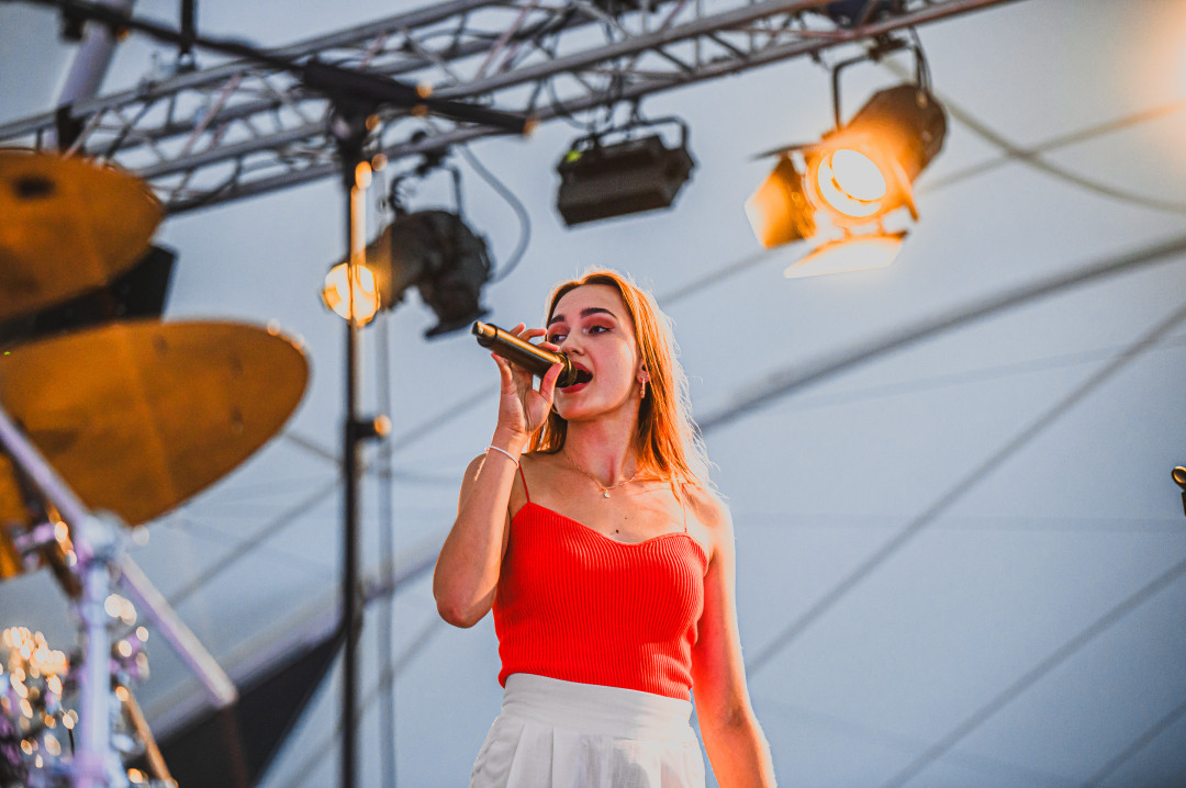 Veronika Strnad z bandom