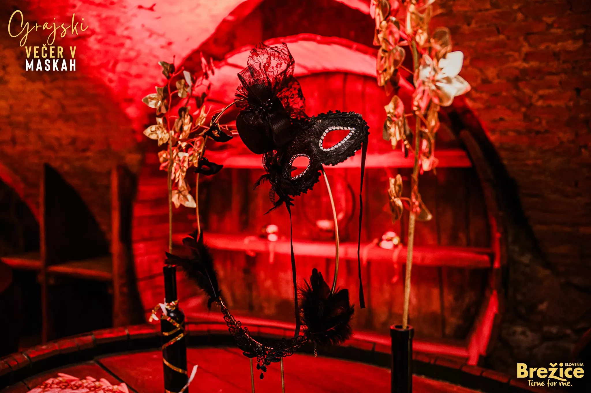 Zavod za podjetništvo, turizem in mladino Brežice v grajski vinski kleti brežiškega gradu priredil edinstveno kulinarično doživetje v maskah