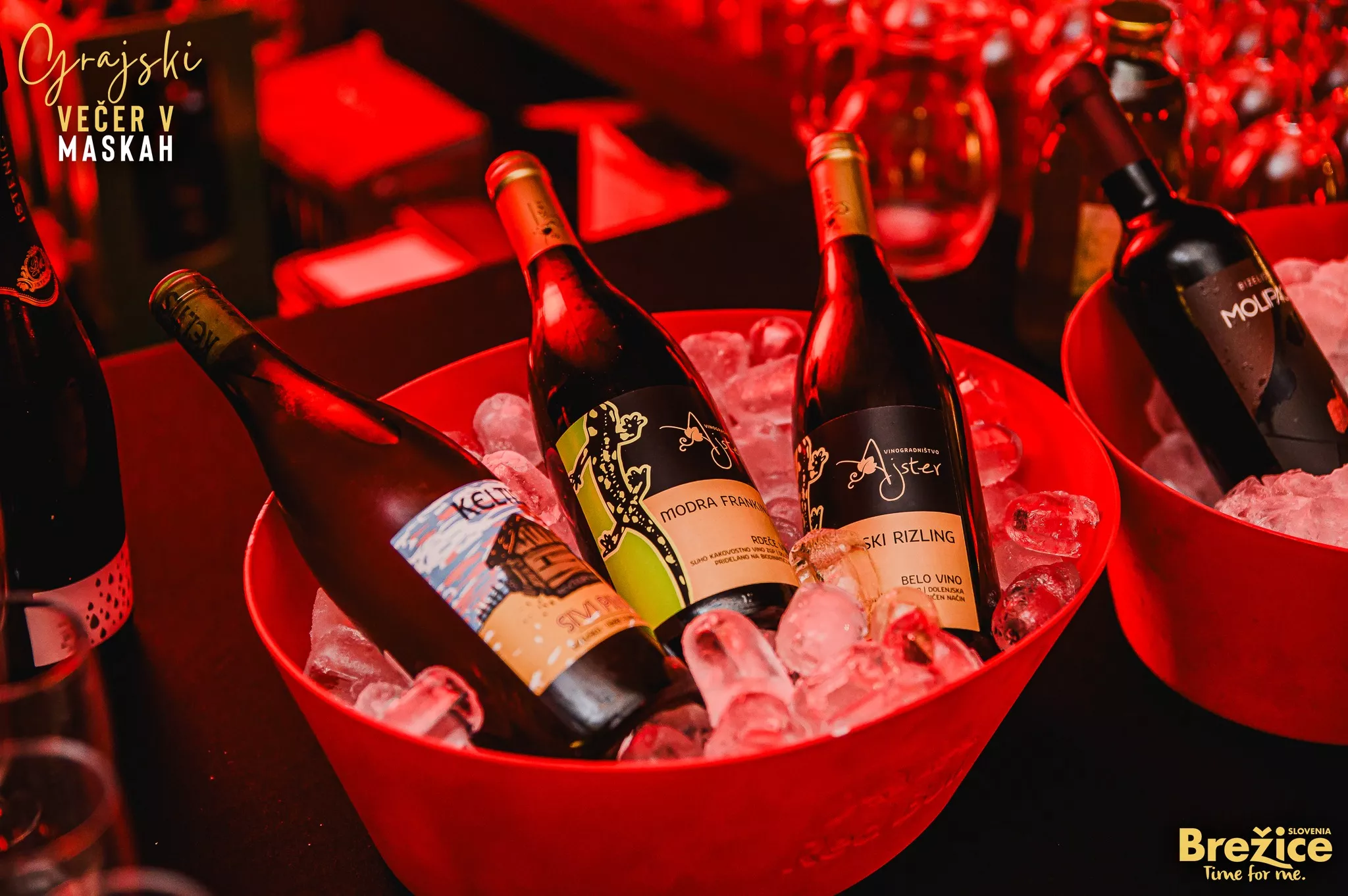 Zavod za podjetništvo, turizem in mladino Brežice v grajski vinski kleti brežiškega gradu priredil edinstveno kulinarično doživetje v maskah