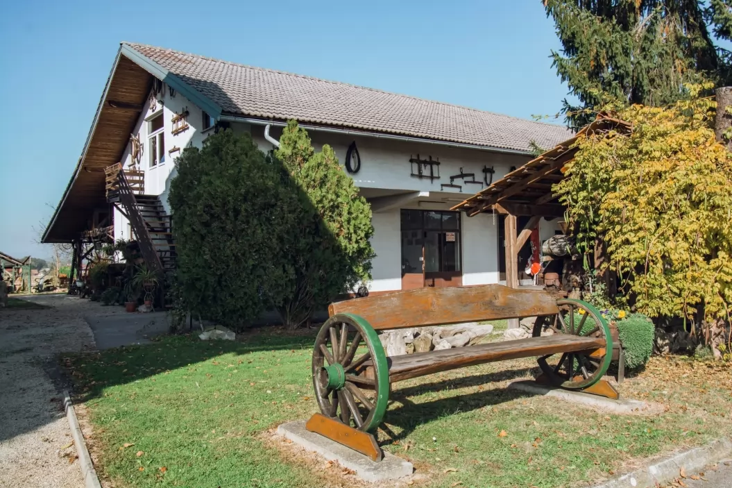 Zbirka starin družine Rezelj