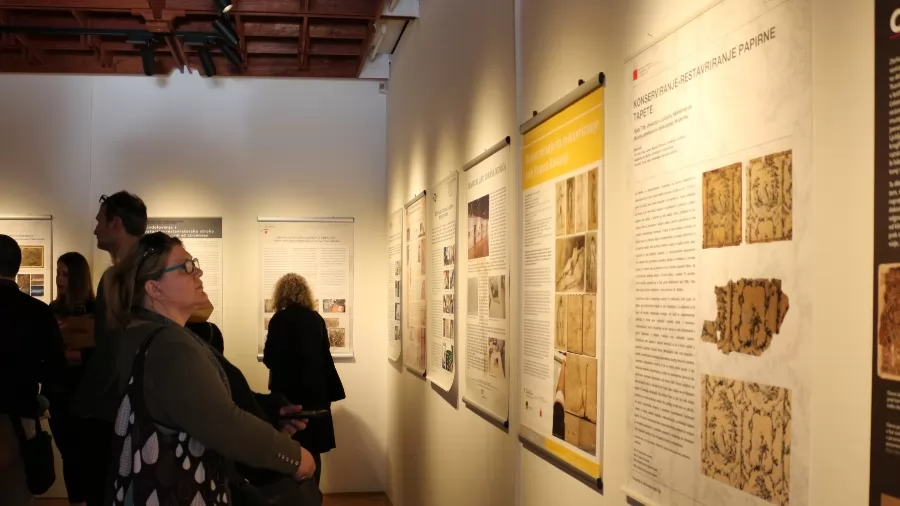 Znamenite Posavke in Posavci na obisku v muzeju, voden ogled z Alenko Černelič Krošelj - žive muzejske slike