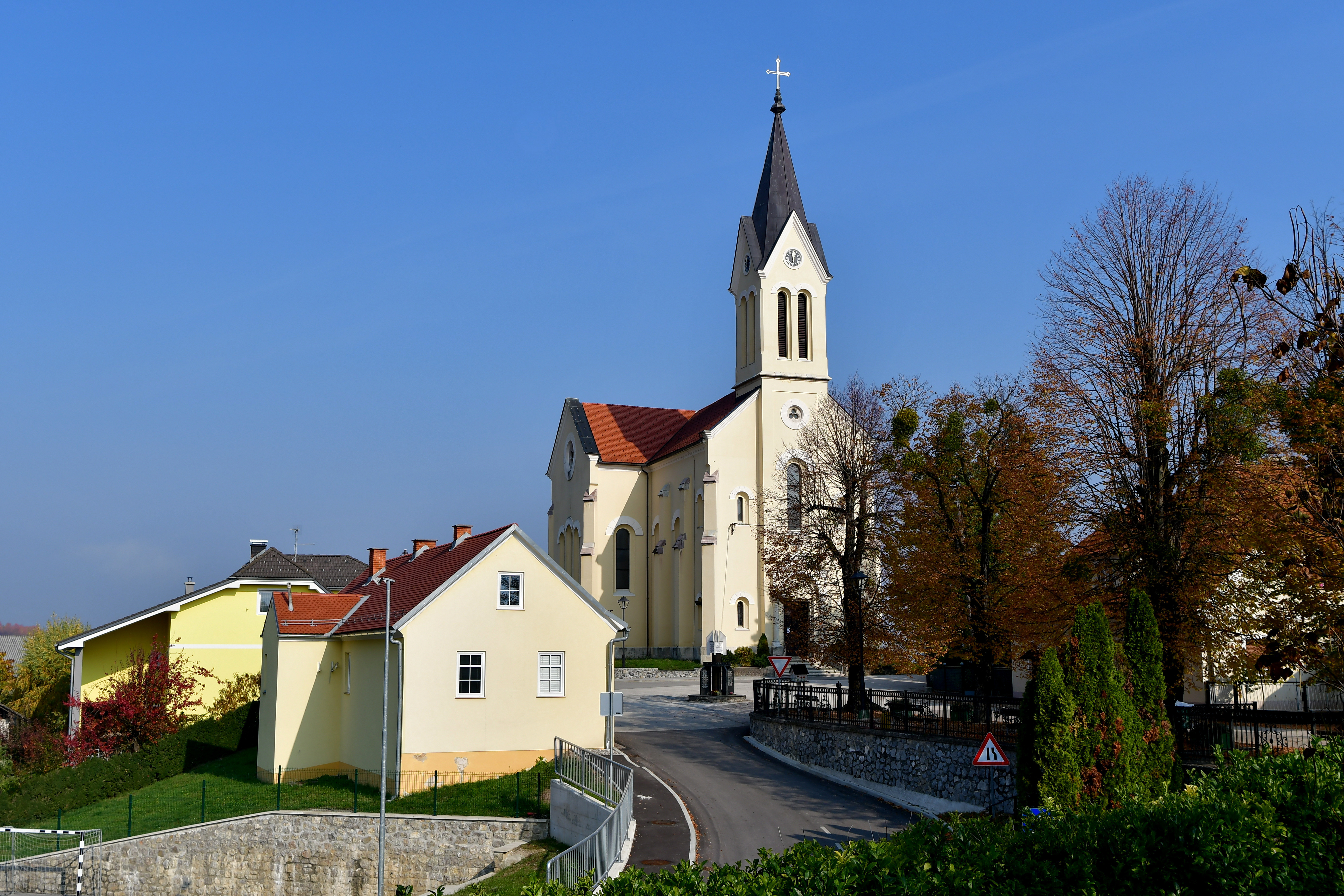 Župnijska cerkev Marijinega vnebovzetja, Velika Dolina