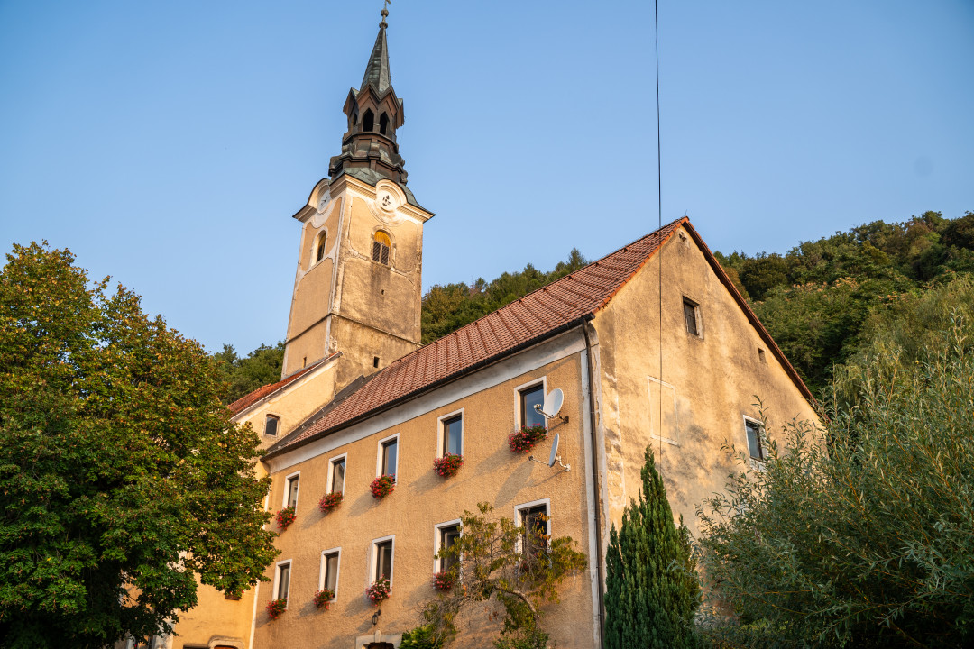 Župnijska cerkev sv. Mihaela, Pišece